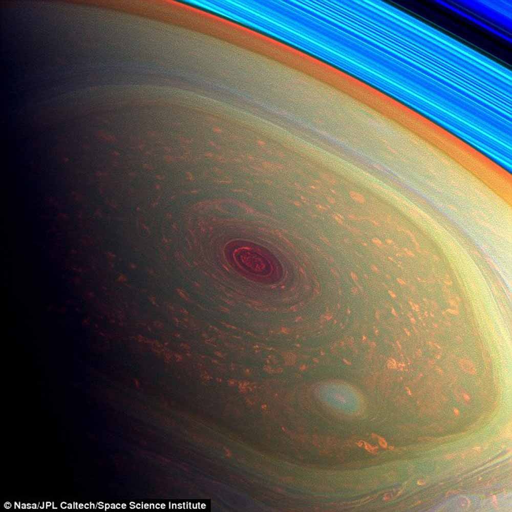 saturns-hexagon-6