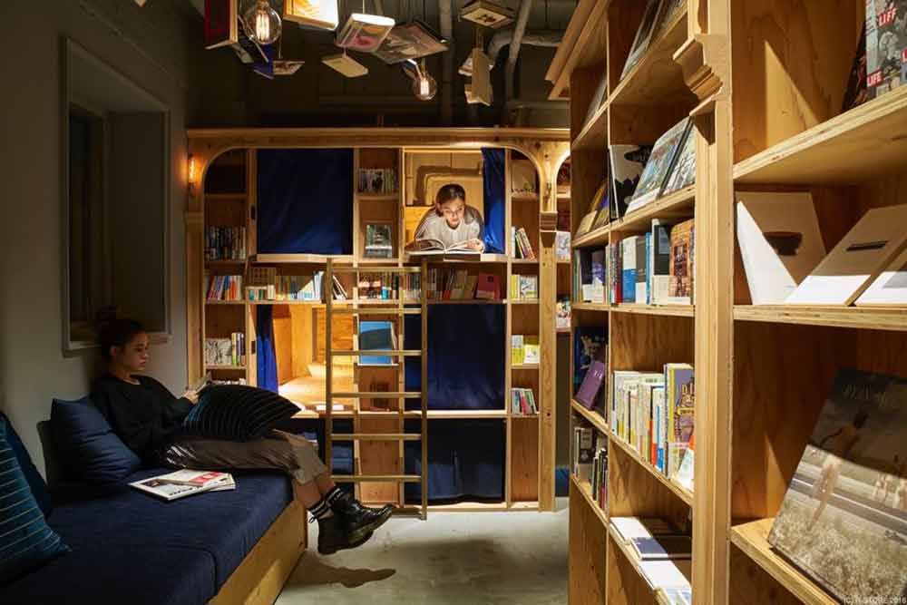 book-and-bed-tokyo-4