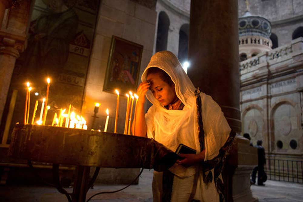 restored-jesus-tomb-unveiled-3