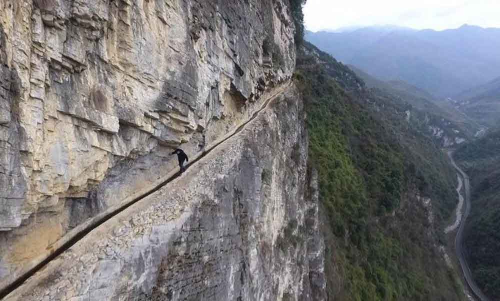 chainese-man-carve-mountain-36-years-2