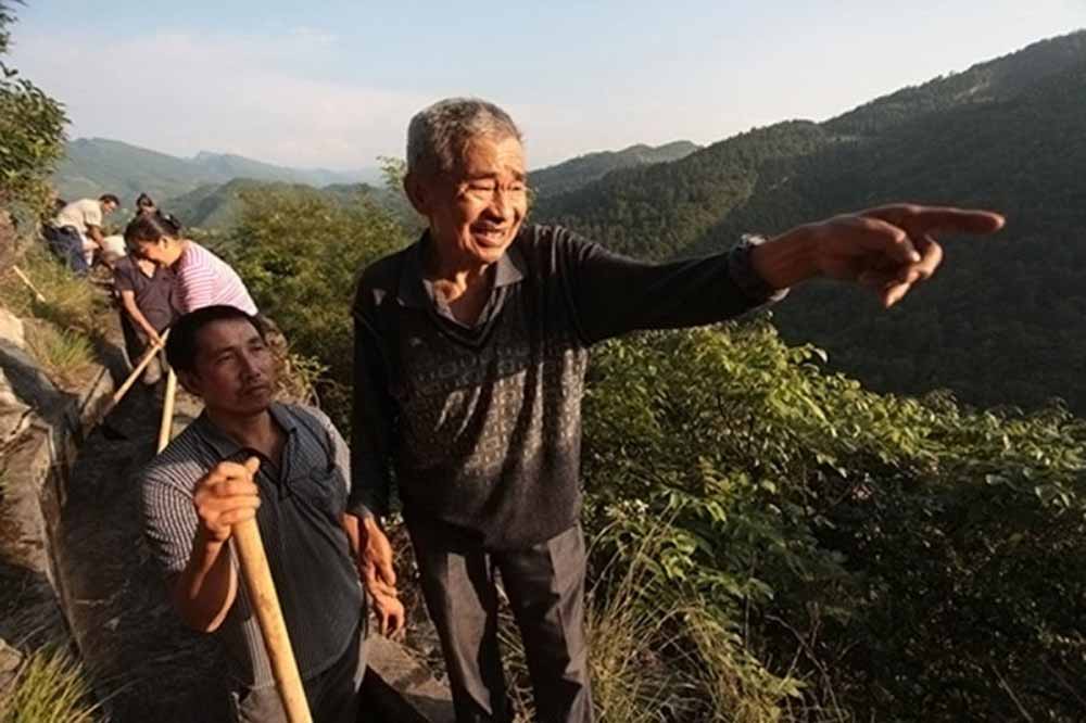chainese-man-carve-mountain-36-years-3