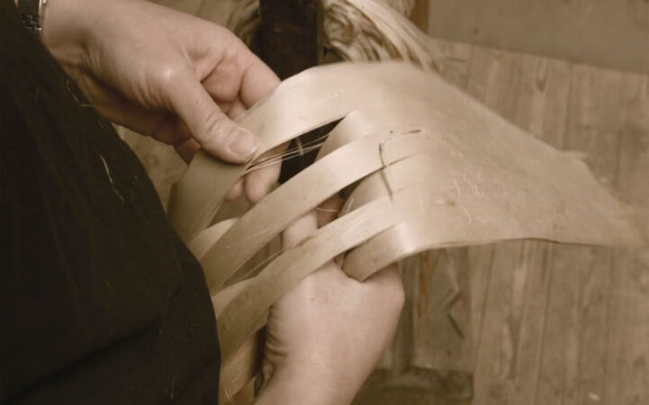 ชมวิธีทำเชือกจากเปลือกไม้ด้วยเทคนิคโบราณยุคไวกิ้งที่ทนทานนานนับพันปี
